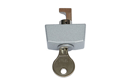 Lockable turn lock
